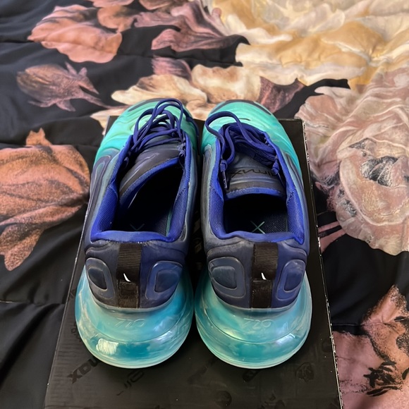 Air max 720 - Picture 3 of 4